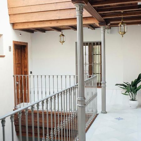 One&Lux Byron Suites Σεβίλλη Εξωτερικό φωτογραφία